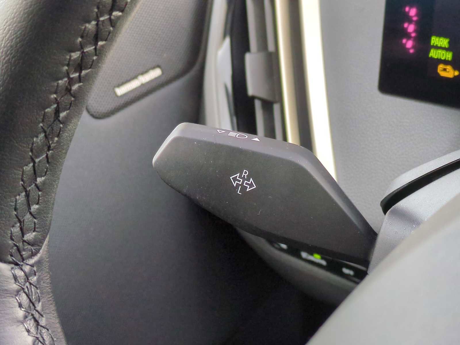 Used 2025 BMW iX xDrive50 image 27