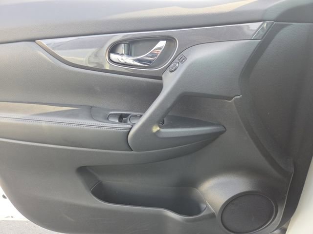 Used 2020 Nissan Rogue SV image 30