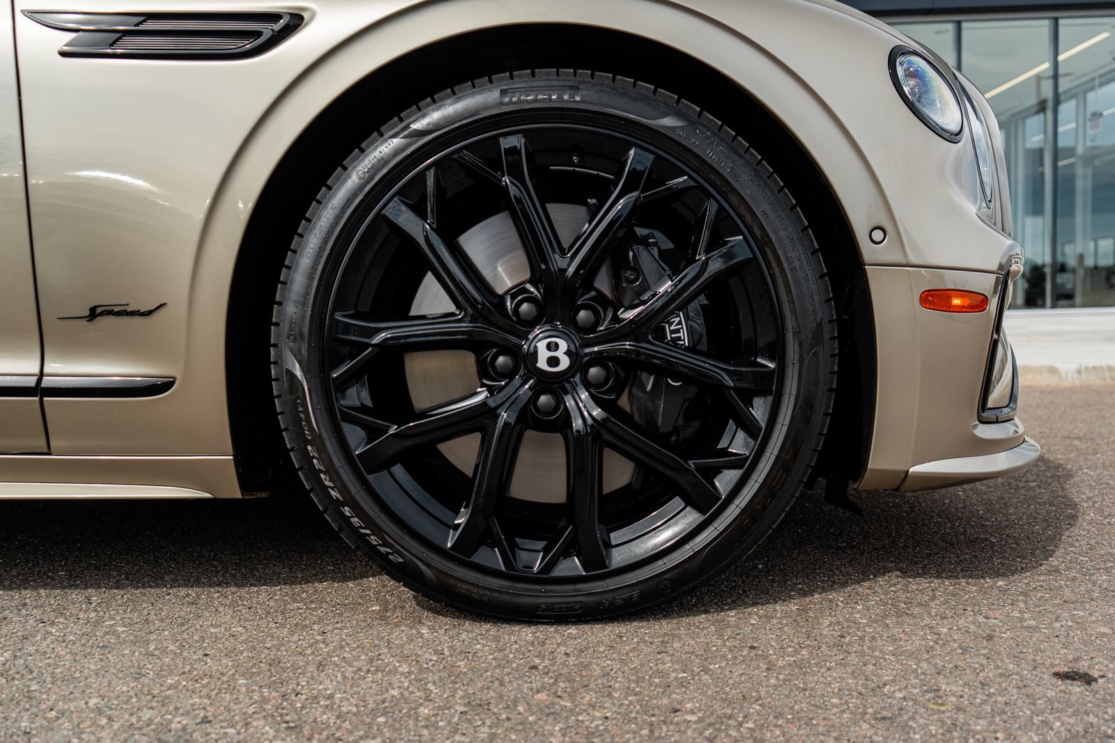Certified 2025 Bentley Flying Spur Plug-In Hybrid AWD/4WD image 16