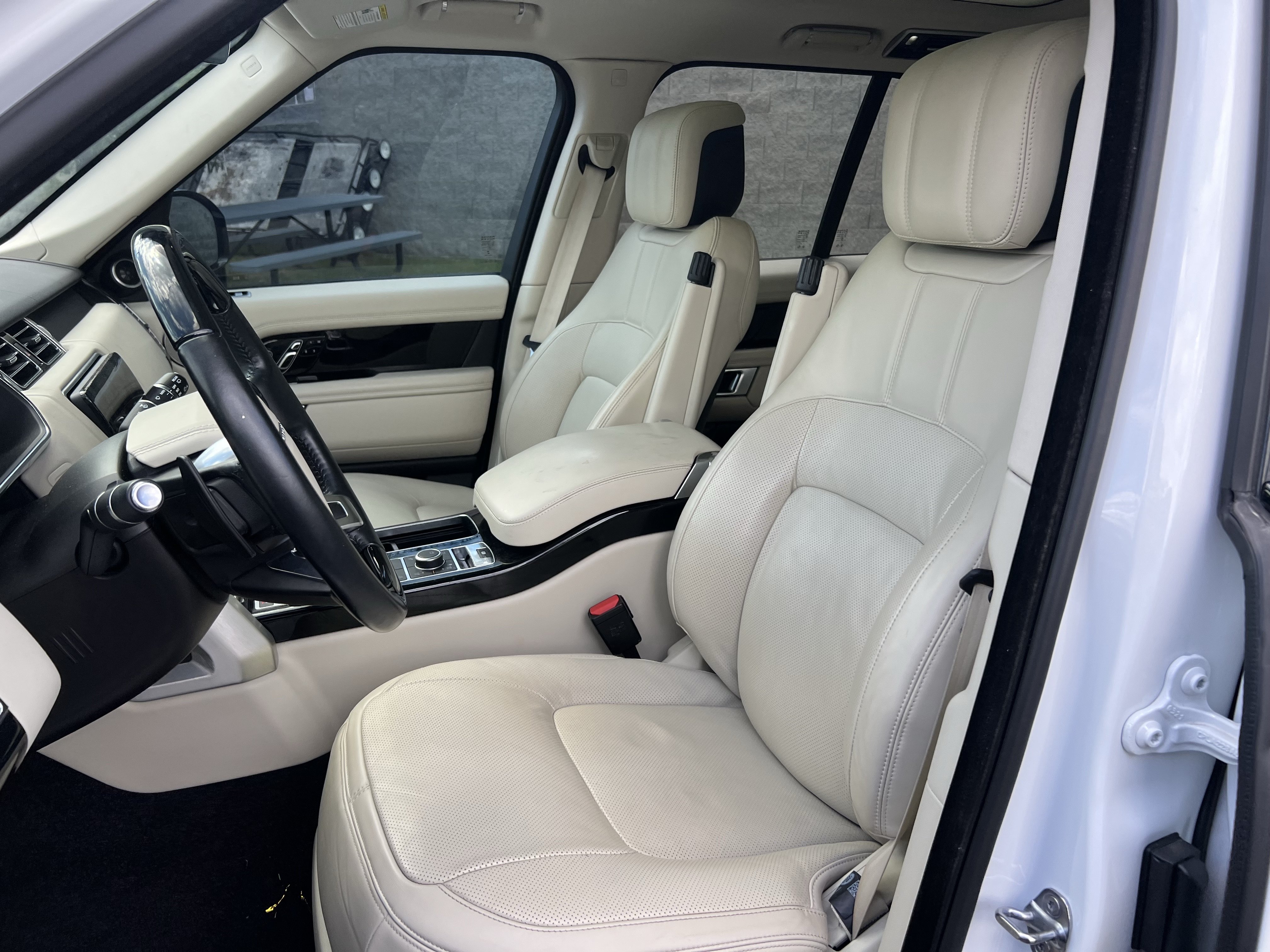 Used 2021 Land Rover Range Rover P525 Westminster Edition AWD/4WD image 16