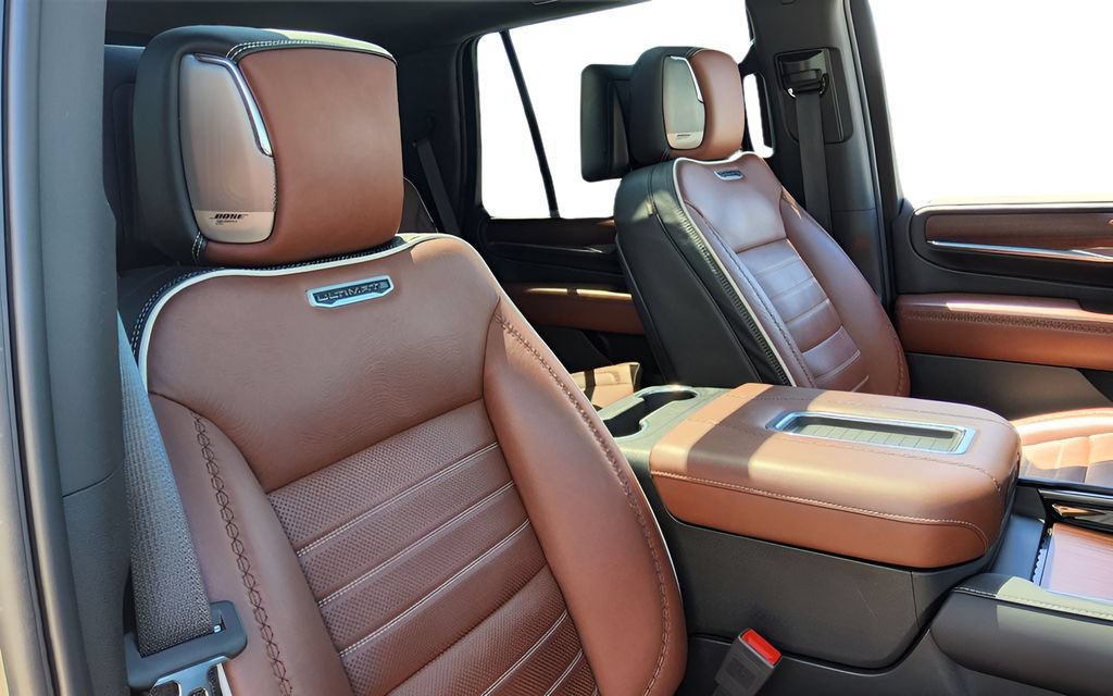 Used 2024 GMC Yukon Denali Ultimate AWD/4WD image 43
