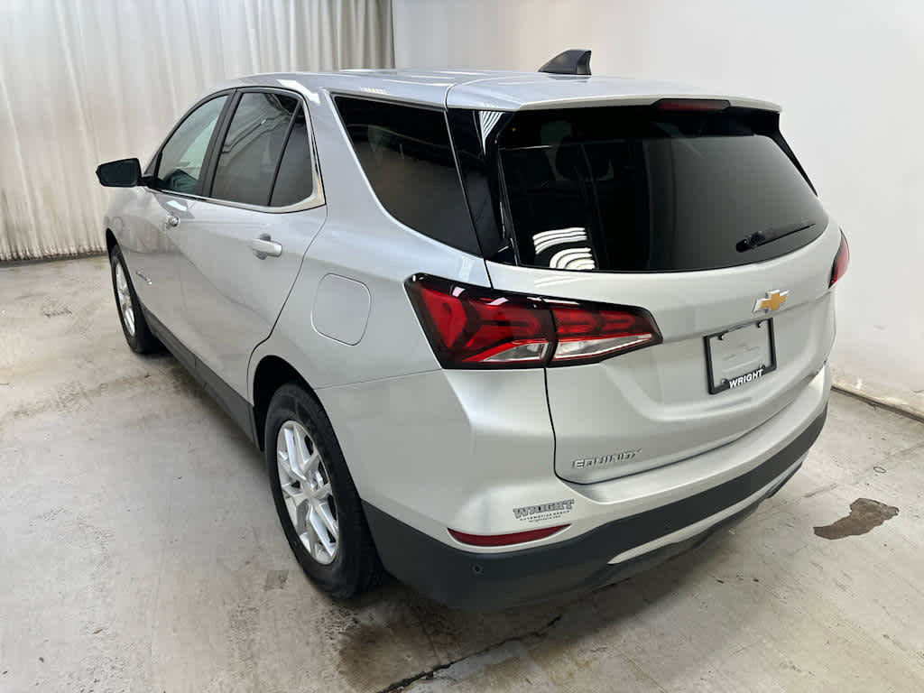Used 2022 Chevrolet Equinox LT AWD/4WD image 2