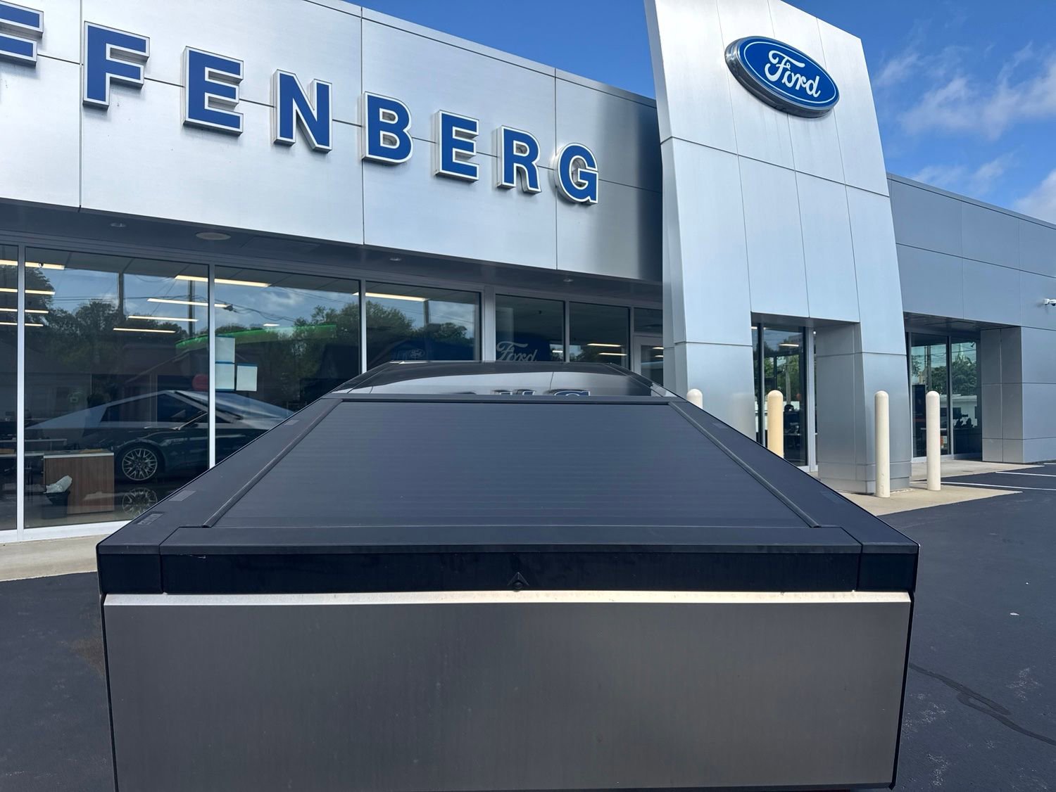 Used 2024 Tesla Cybertruck AWD Crew Cab image 7