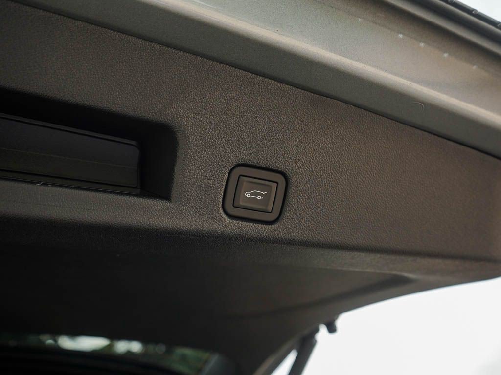New 2026 GMC Acadia Elevation w/ Black Edition AWD/4WD image 9