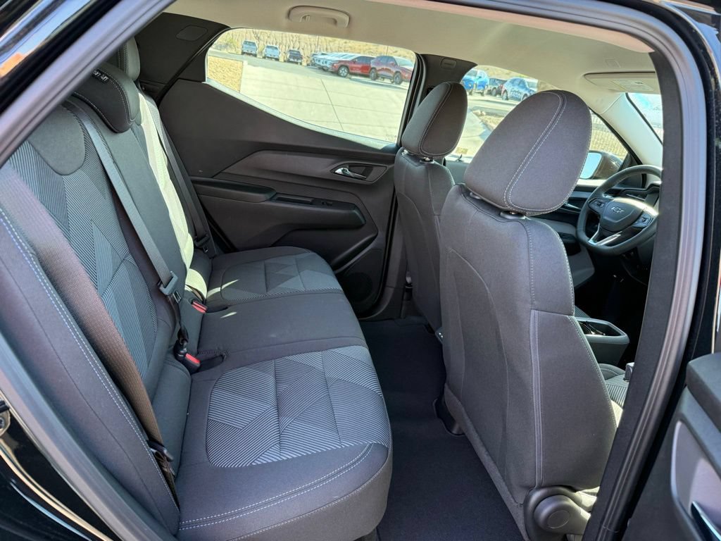 New 2027 Chevrolet Bolt LT w/ Comfort Package FWD image 15