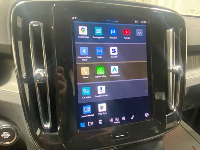 Certified 2025 Volvo XC40 B5 Core AWD/4WD image 21