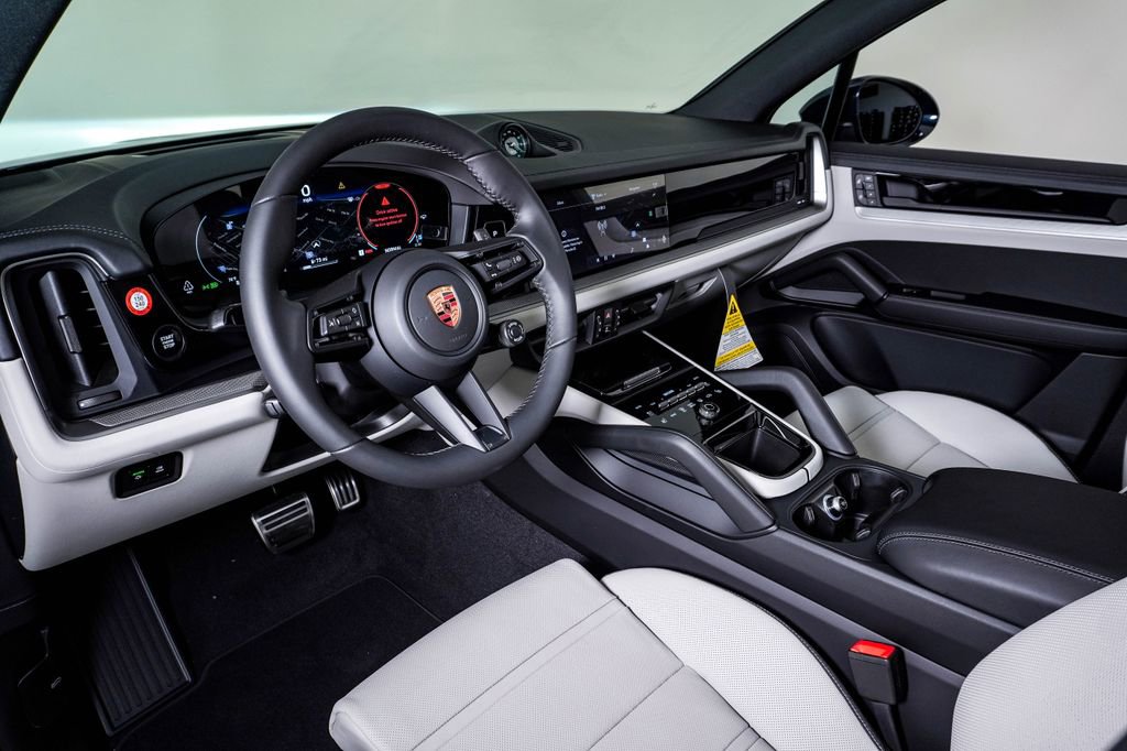 New 2026 Porsche Cayenne S image 4