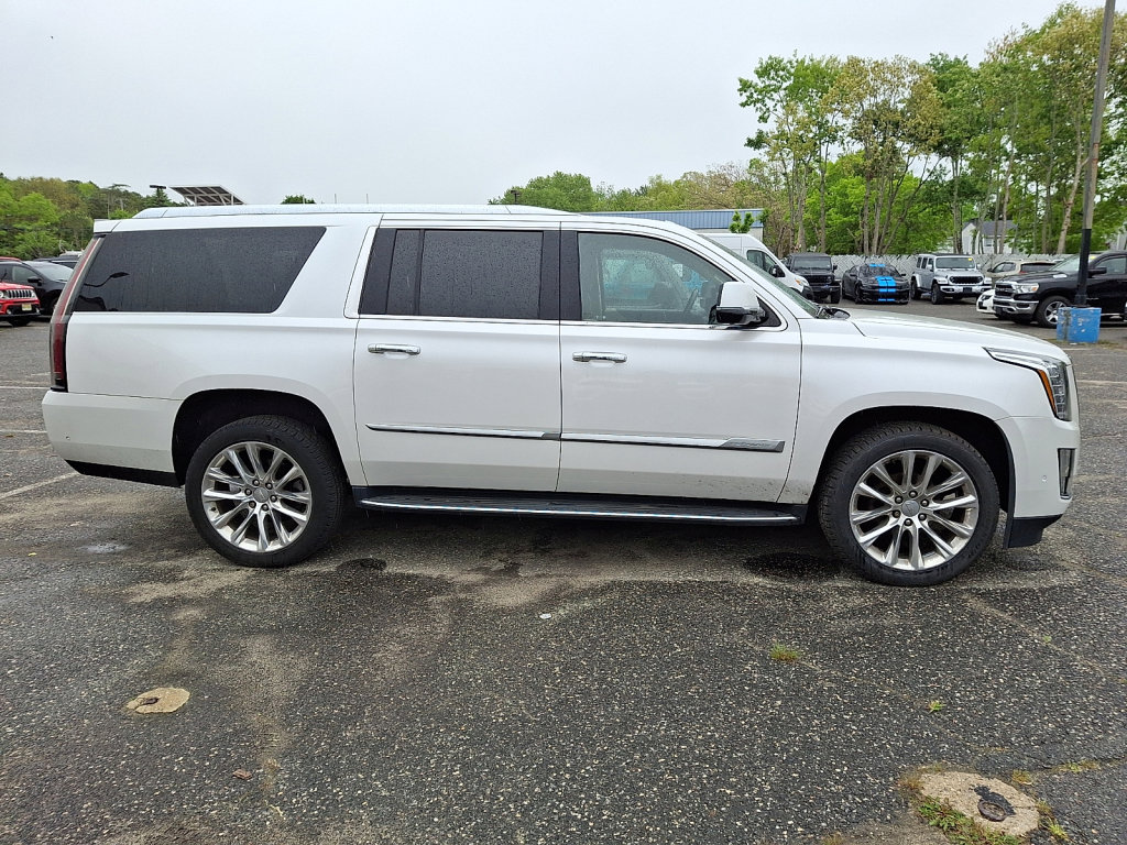 Used 2020 Cadillac Escalade ESV Luxury AWD/4WD image 4
