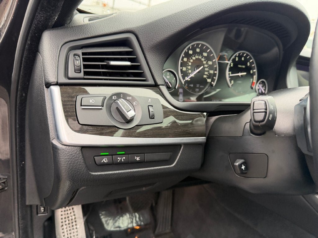 Used 2012 BMW 550i Sedan RWD image 19