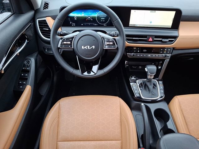 Used 2024 Kia Seltos EX image 11