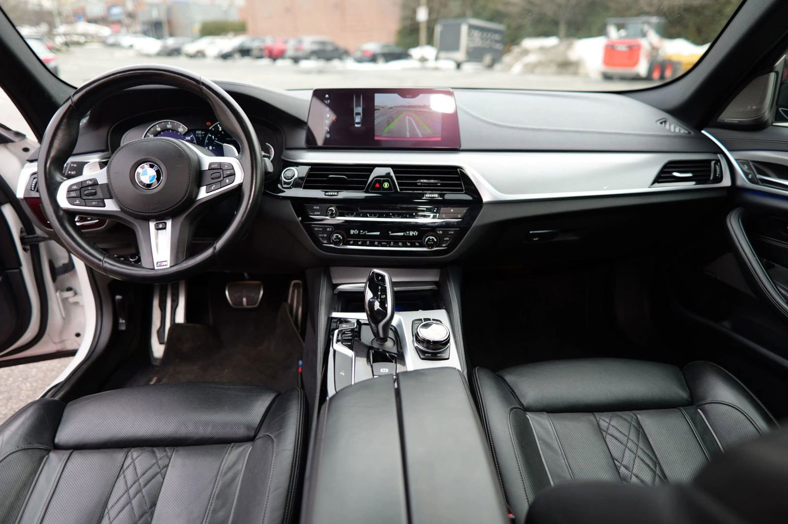 Used 2018 BMW M550i xDrive image 21