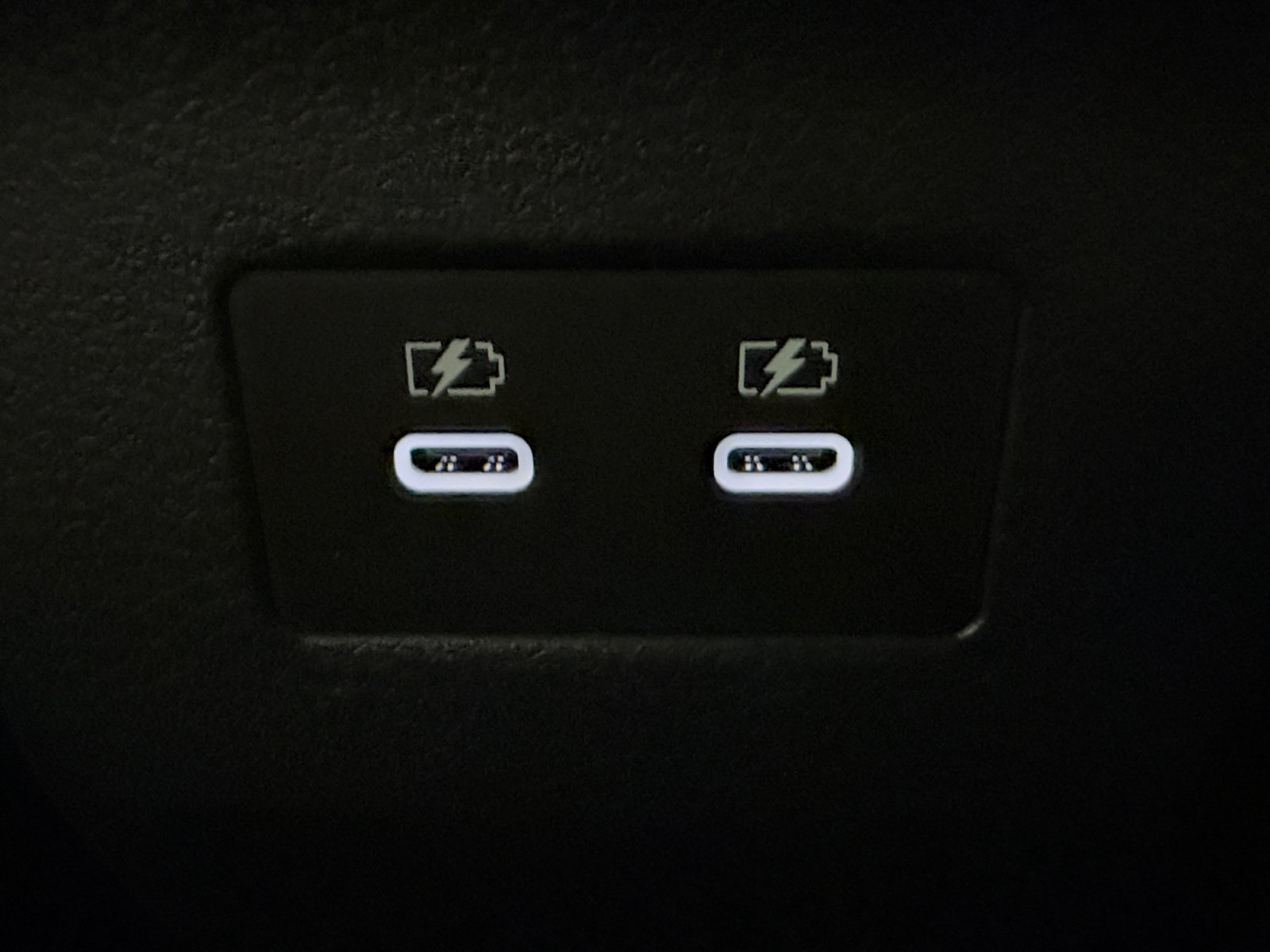 Used 2026 Nissan Kicks SR FWD image 33