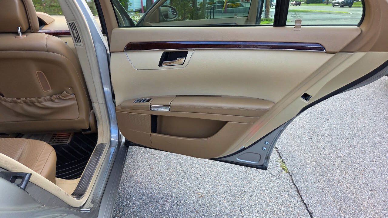 Used 2007 Mercedes-Benz S 550 4MATIC image 46