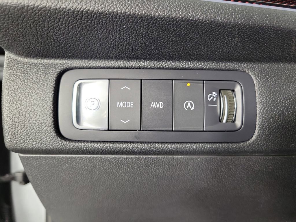 Used 2025 Chevrolet Traverse Z71 w/ Driver Confidence Package image 32