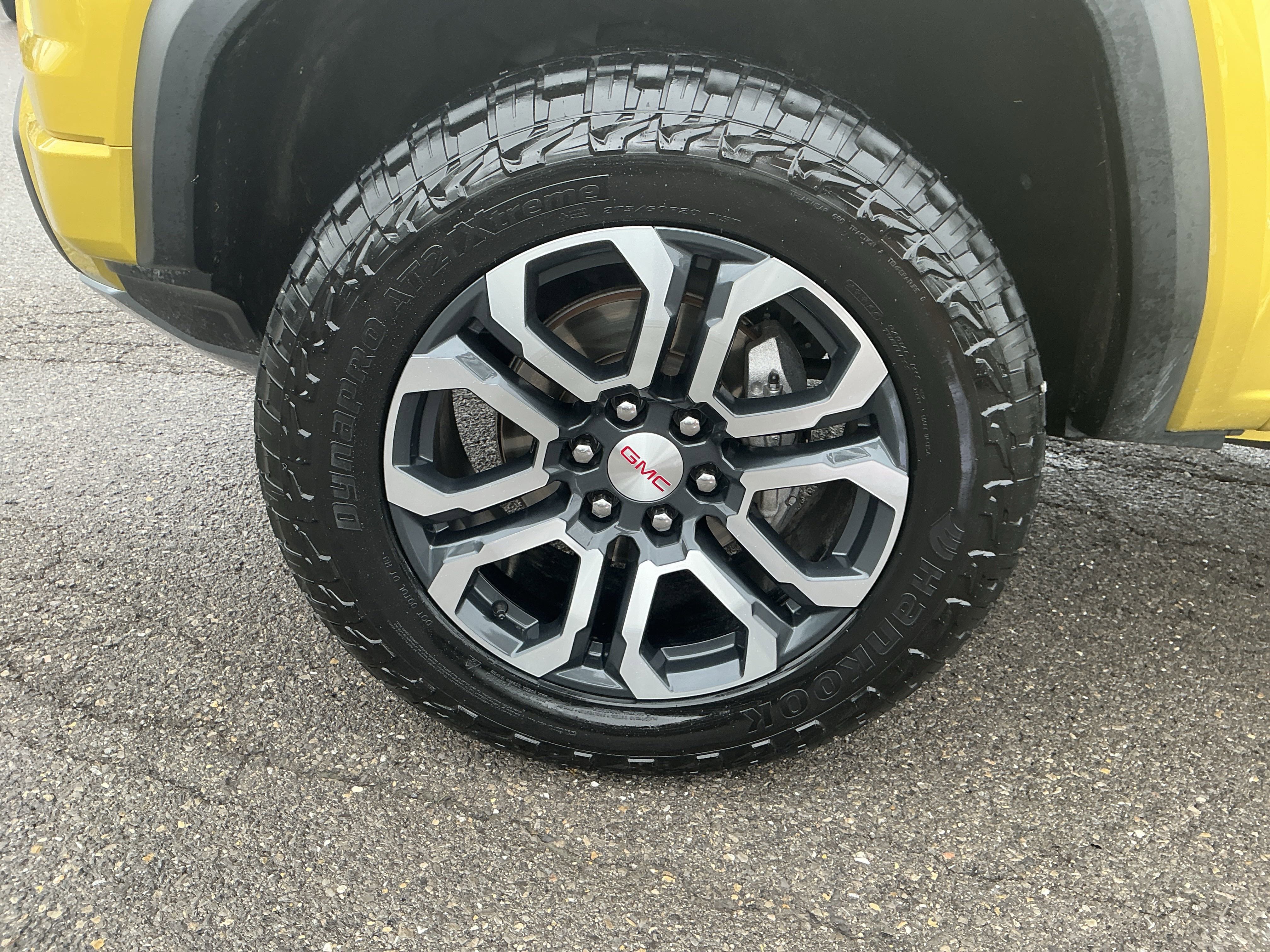 Used 2023 GMC Canyon AT4 w/ Technology Package image 11