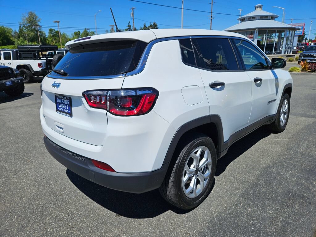 Used 2025 Jeep Compass Sport AWD/4WD image 5