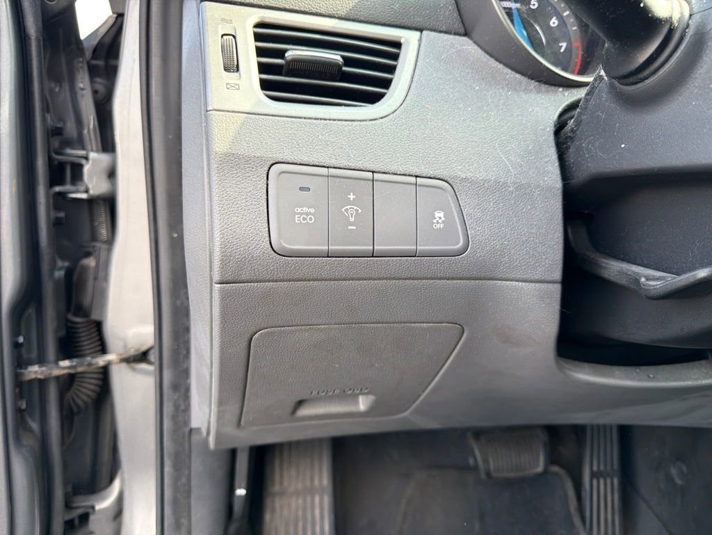Used 2013 Hyundai Elantra GLS FWD image 23