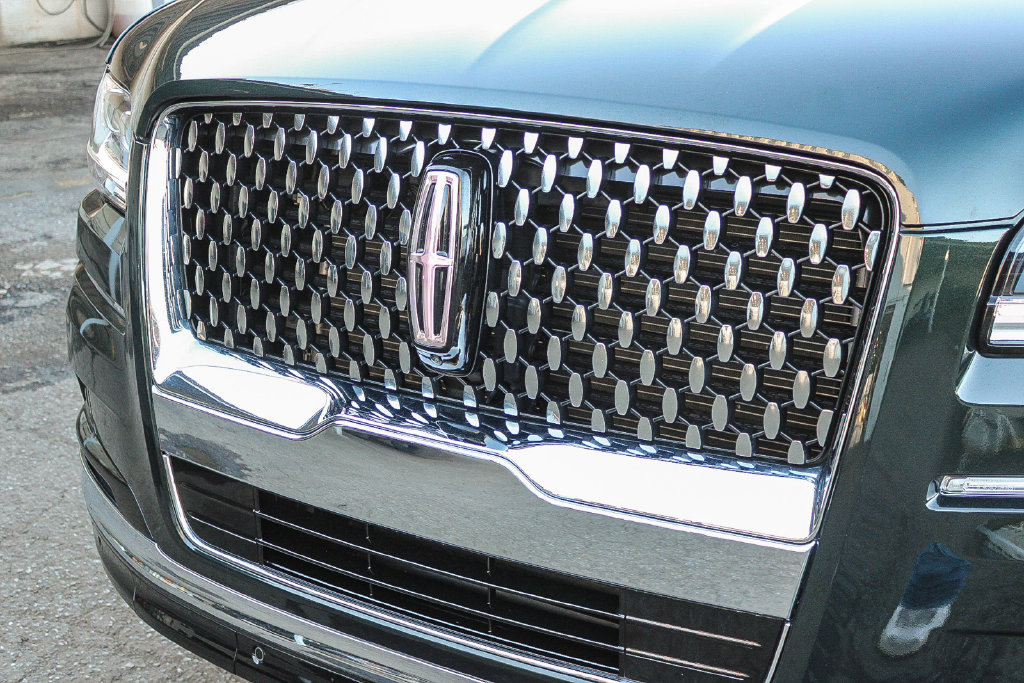 Used 2024 Lincoln Navigator Black Label AWD/4WD image 5