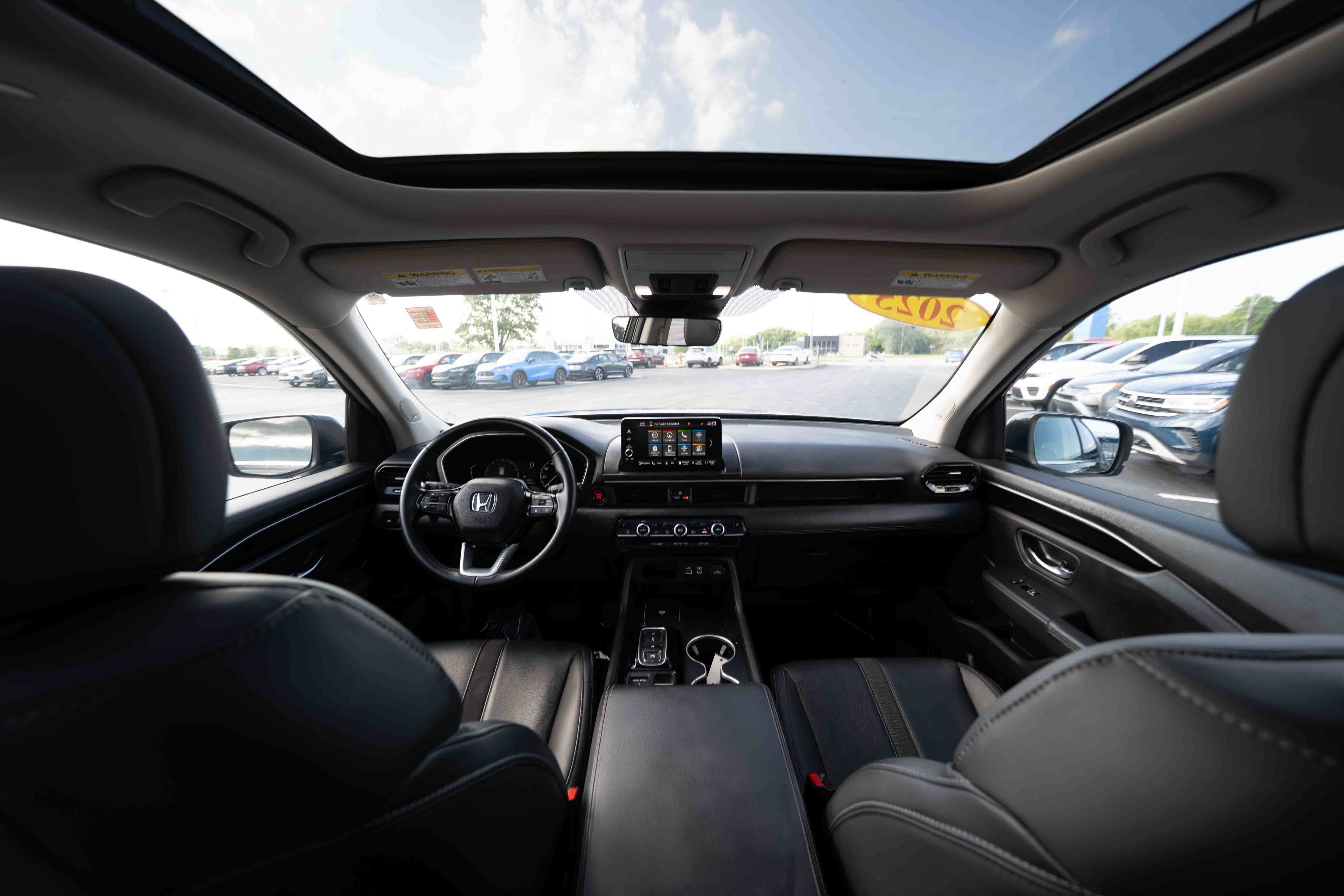 Used 2025 Honda Pilot Touring image 19