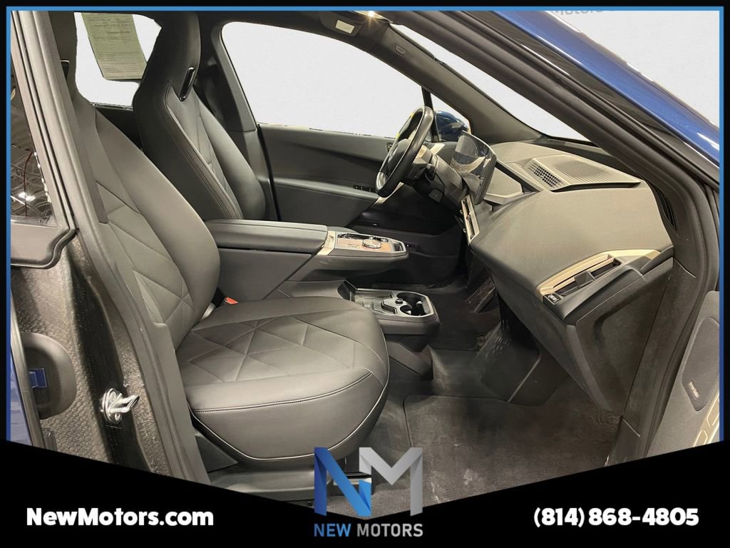 Used 2024 BMW iX xDrive50 image 15