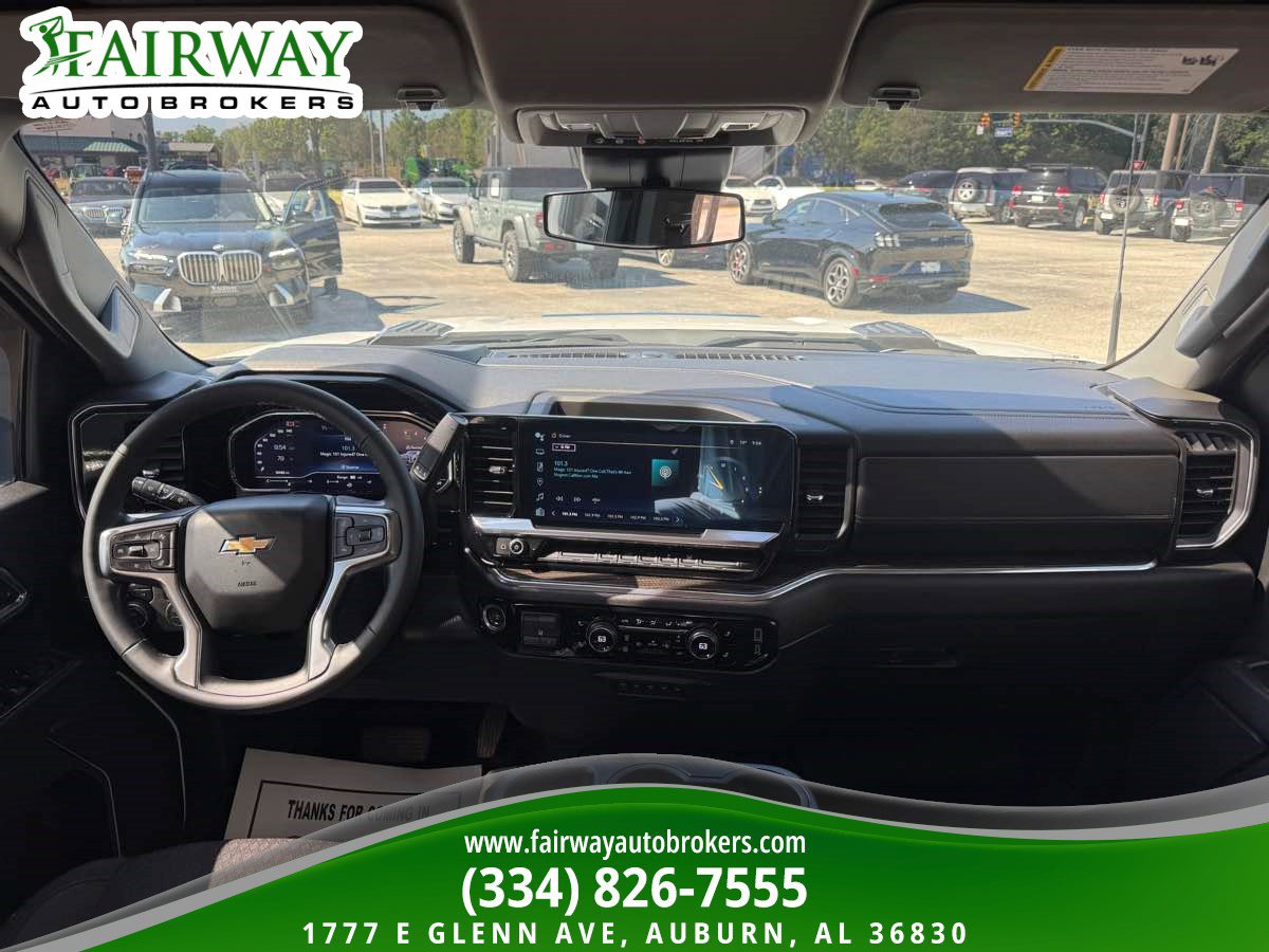 Used 2024 Chevrolet Silverado 3500 LT w/ Convenience Package image 14