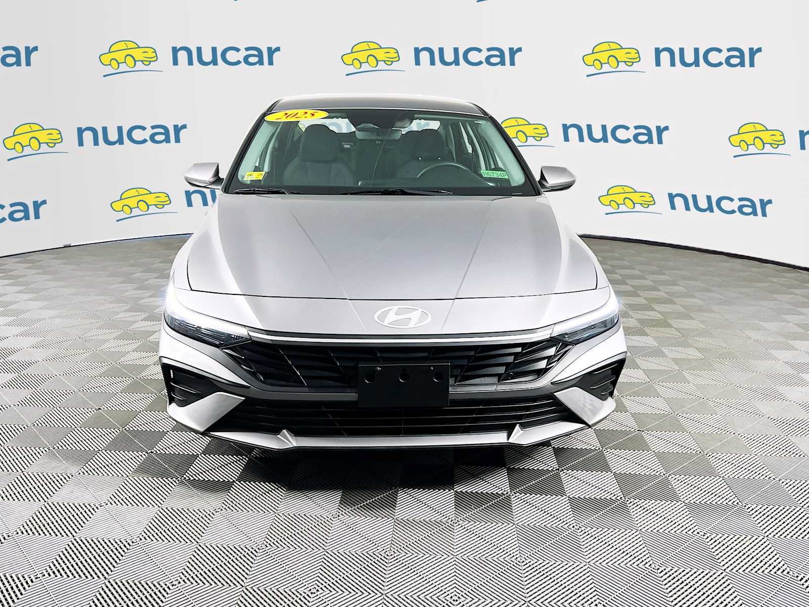 Certified 2025 Hyundai Elantra SE FWD image 2