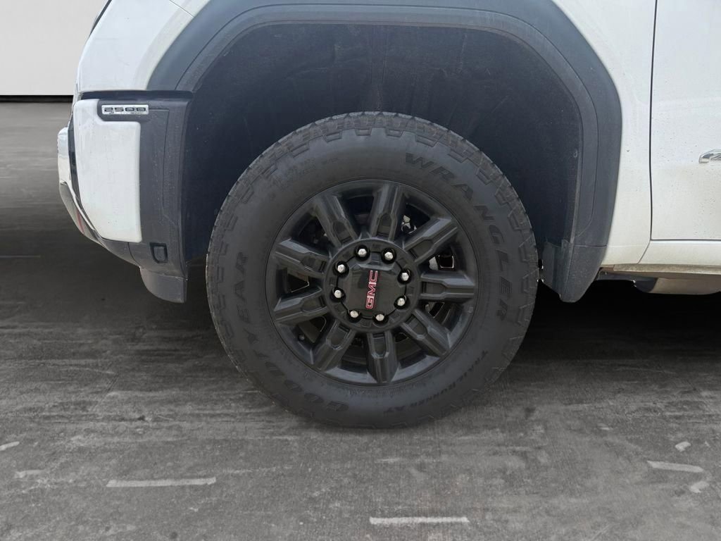 Used 2025 GMC Sierra 2500 AT4 AWD/4WD image 9