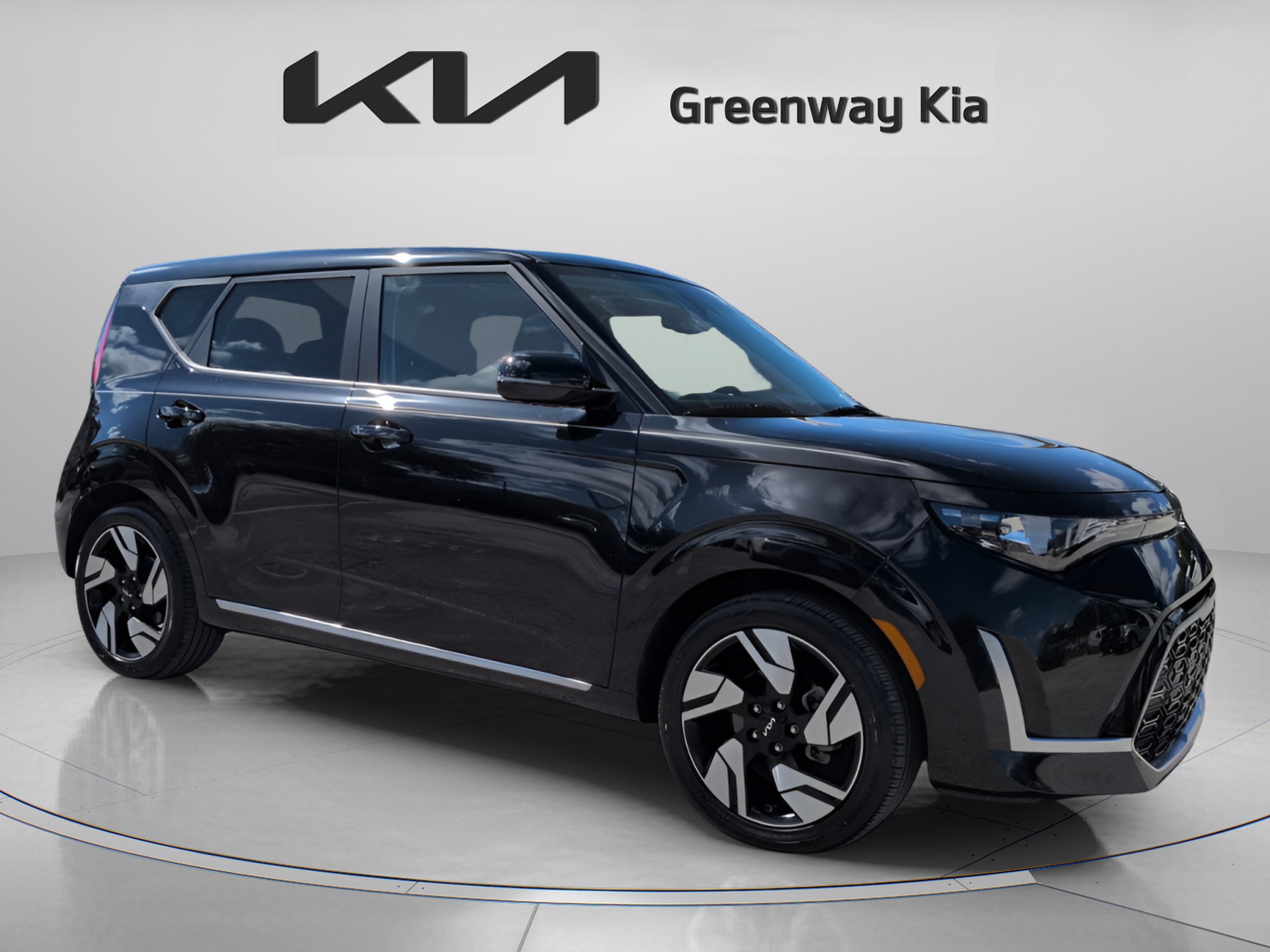 Certified 2025 Kia Soul GT-Line FWD image 3