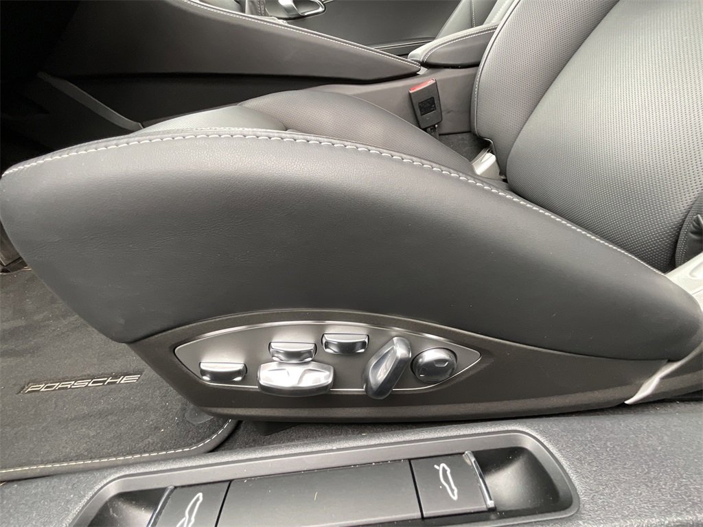 Used 2024 Porsche 718 Cayman Style Edition image 9