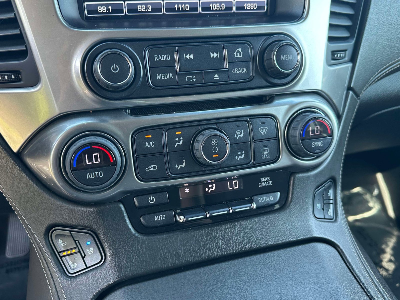 Used 2020 Chevrolet Suburban Premier w/ Premier Plus Edition image 13