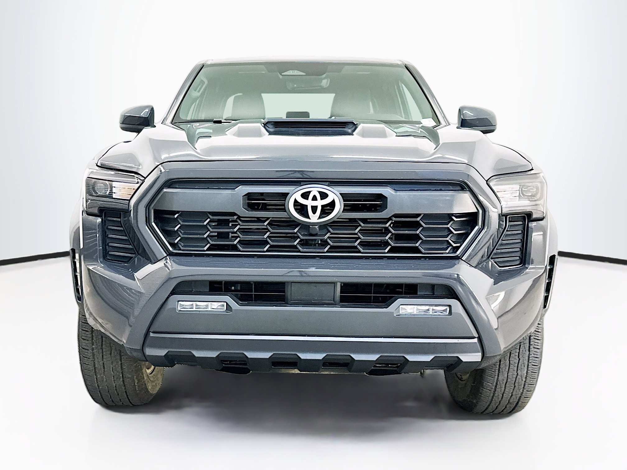 Used 2024 Toyota Tacoma TRD Sport image 2