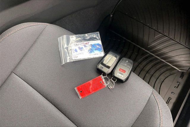 Used 2026 Toyota Prius Plug-In Hybrid FWD image 11