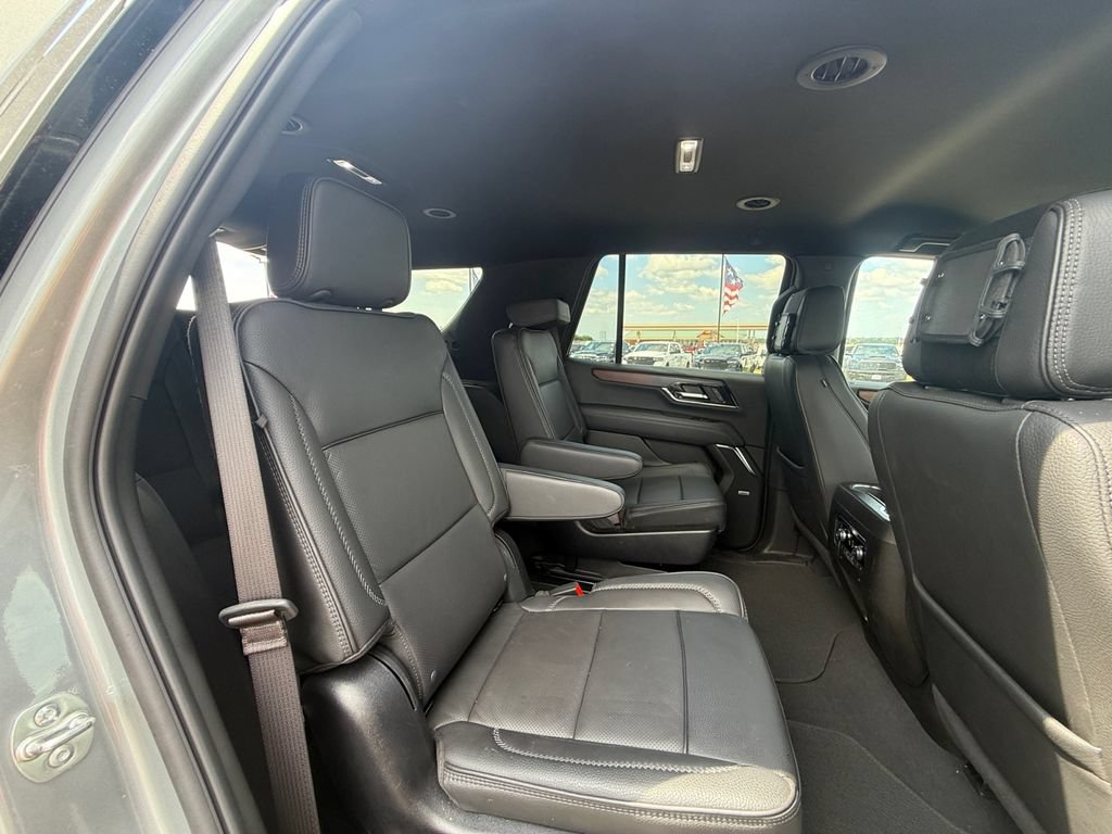 Used 2025 GMC Yukon Denali AWD/4WD image 42