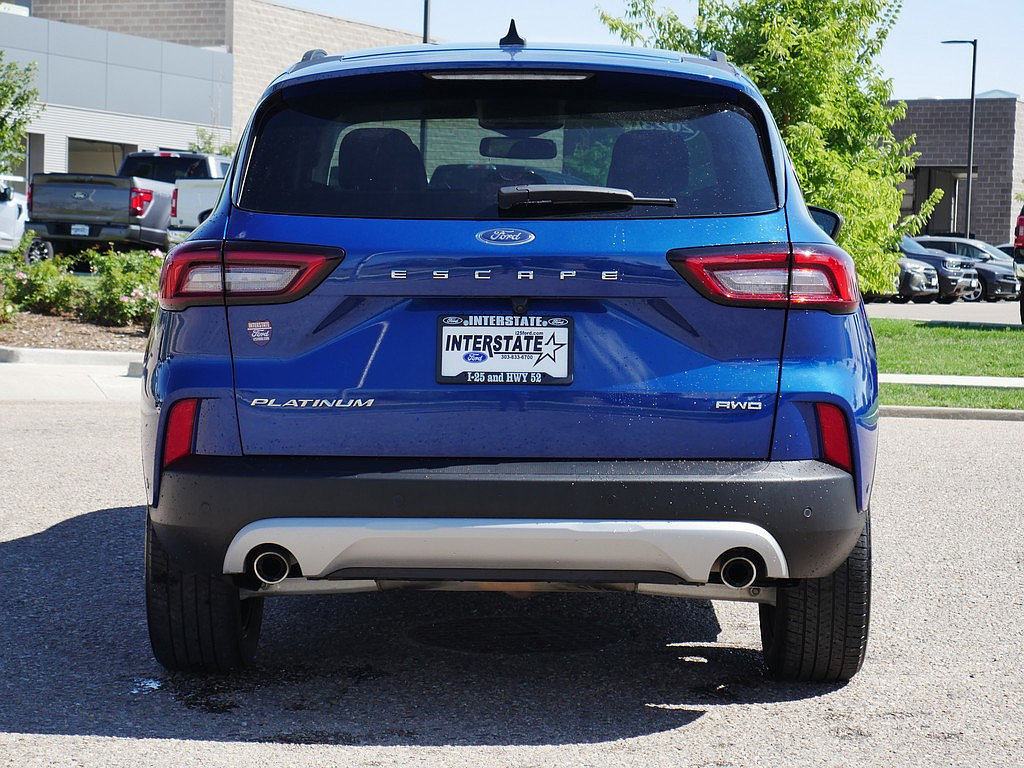 Used 2023 Ford Escape Platinum w/ Premium Technology Package AWD/4WD image 4