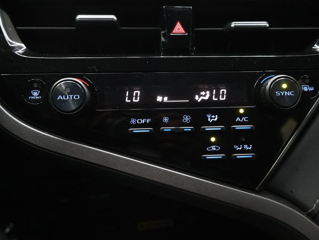 Used 2024 Toyota Camry XLE FWD image 25