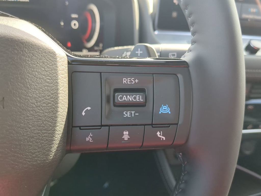 Used 2026 Nissan Rogue Platinum w/ Tech Package image 26