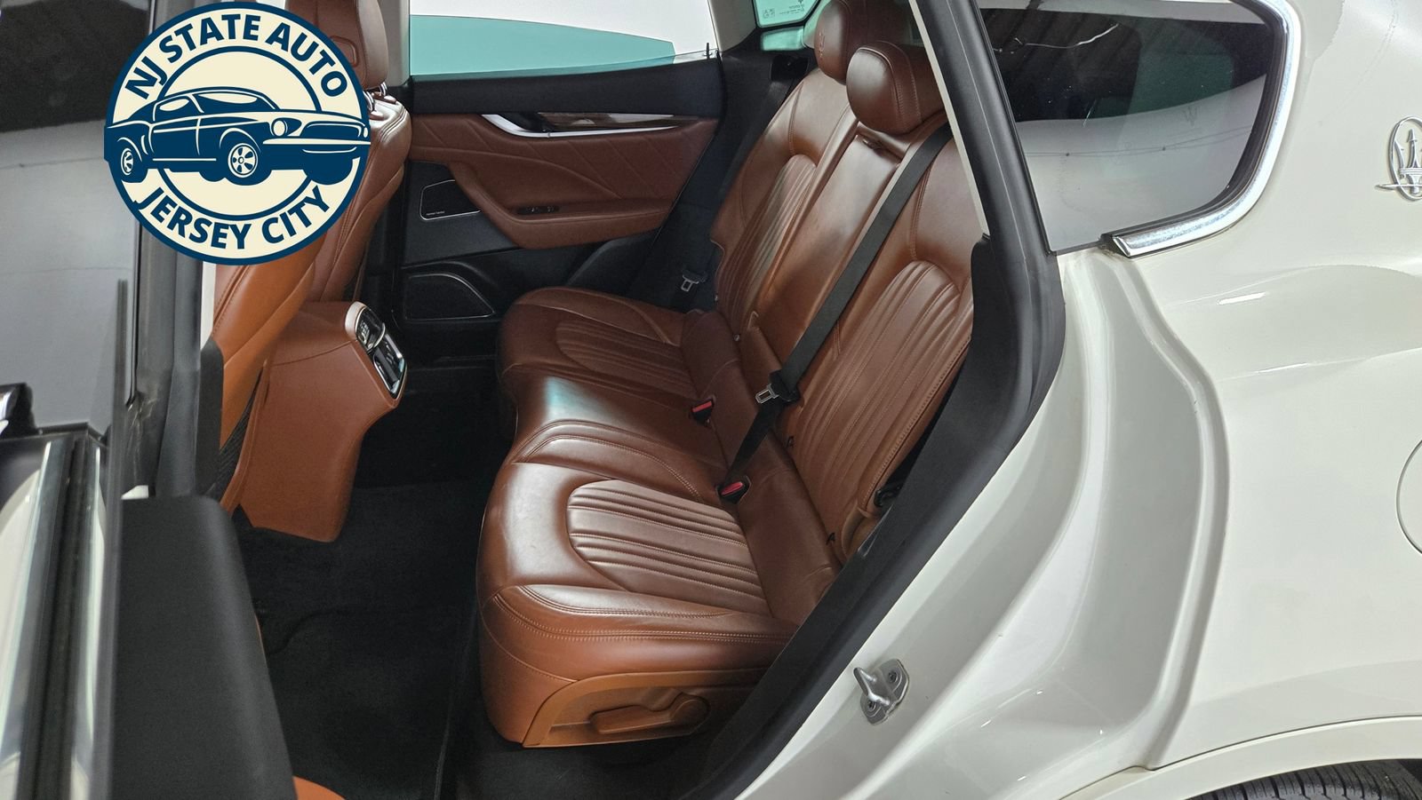 Used 2019 Maserati Levante GranLusso AWD/4WD image 31