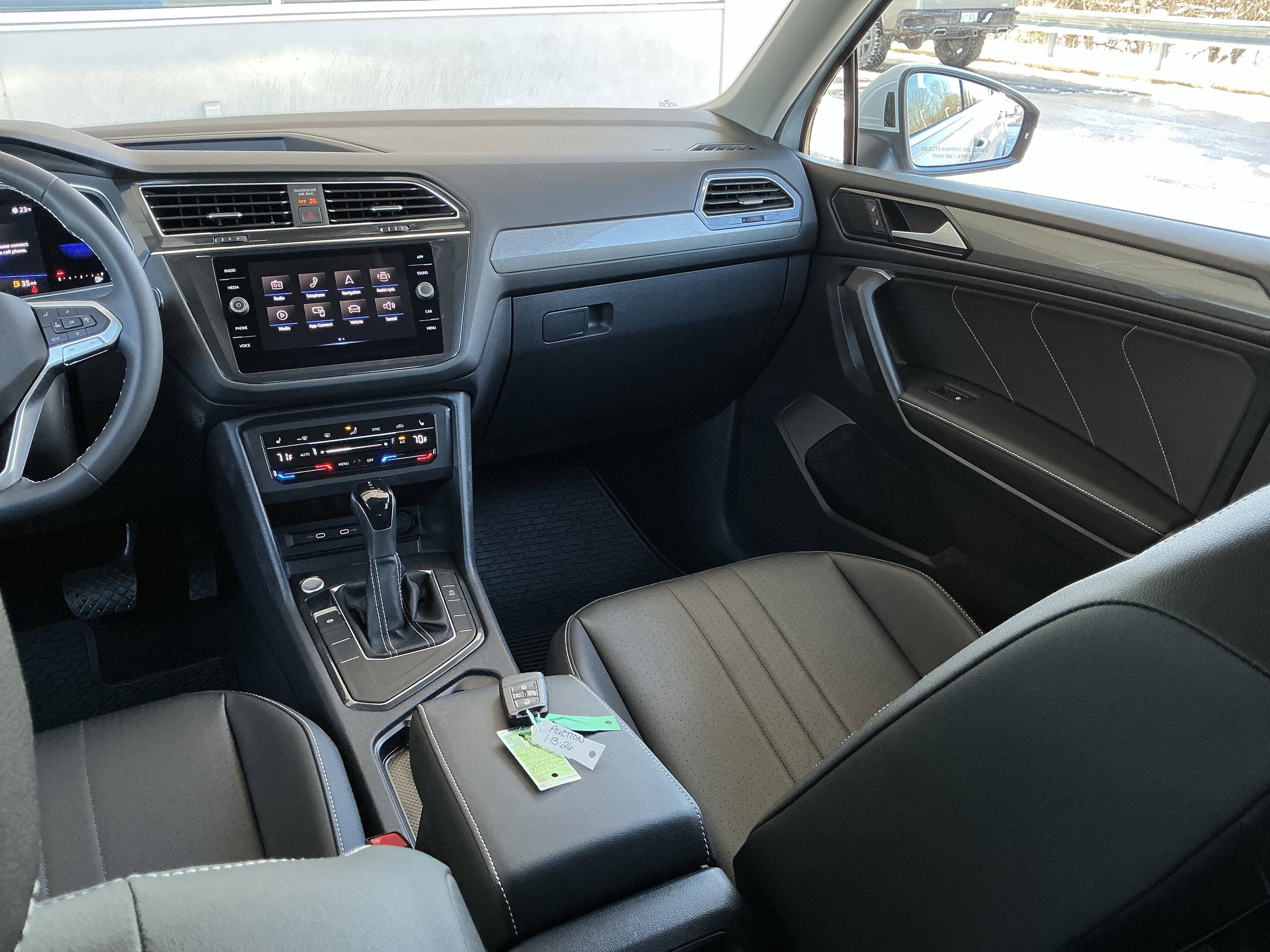 Used 2023 Volkswagen Tiguan SE image 16