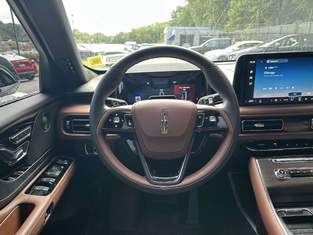 Used 2026 Lincoln Aviator Reserve AWD/4WD image 13