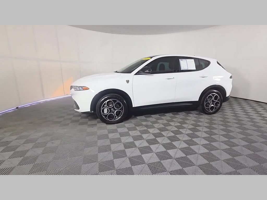 Used 2025 Alfa Romeo Tonale w/ Premium Package AWD/4WD image 49