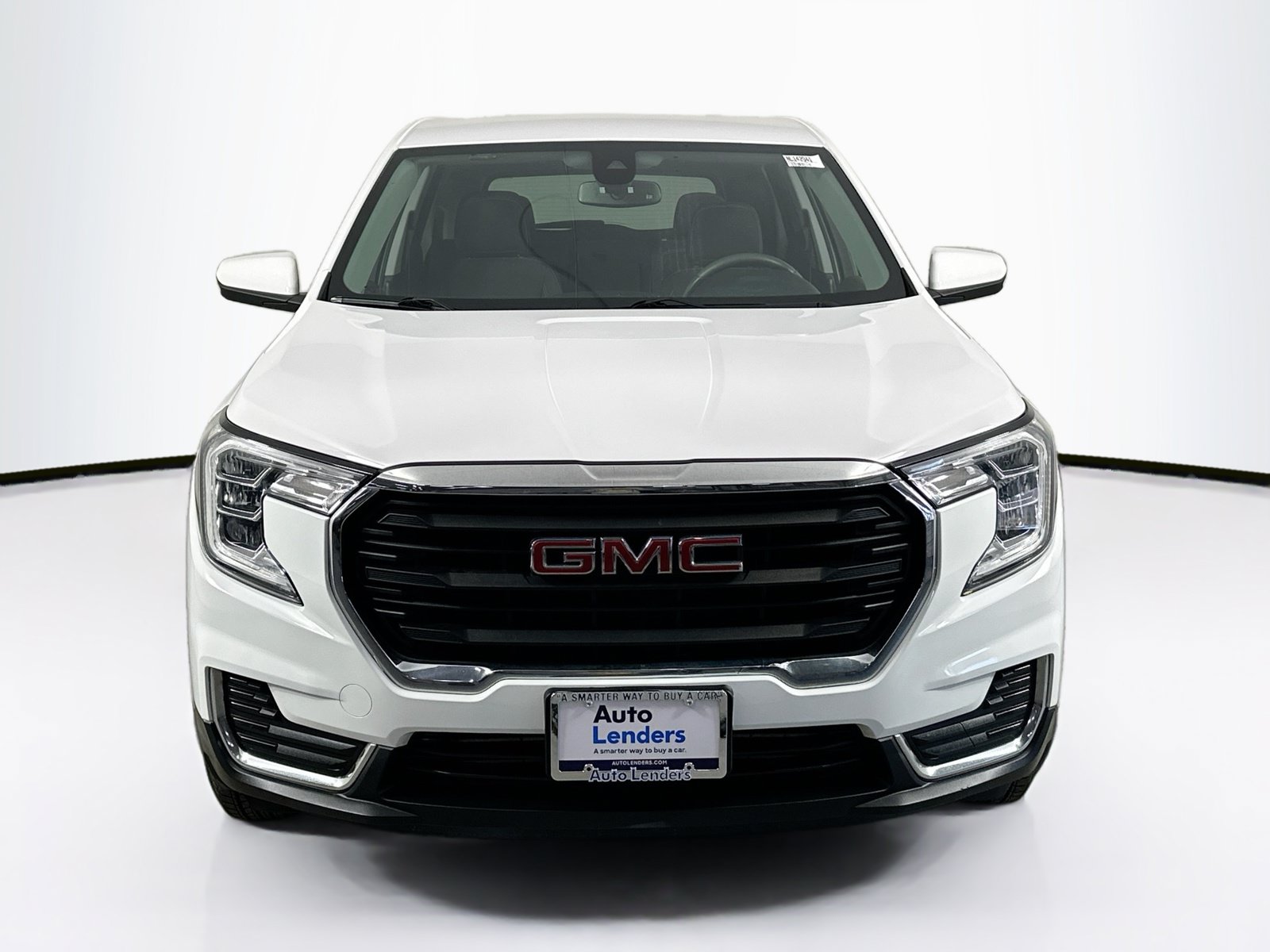 Used 2022 GMC Terrain SLE FWD image 2