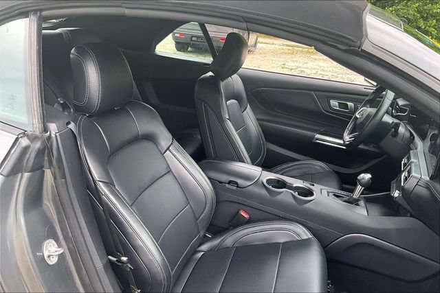 Used 2025 Ford Mustang Premium RWD image 7