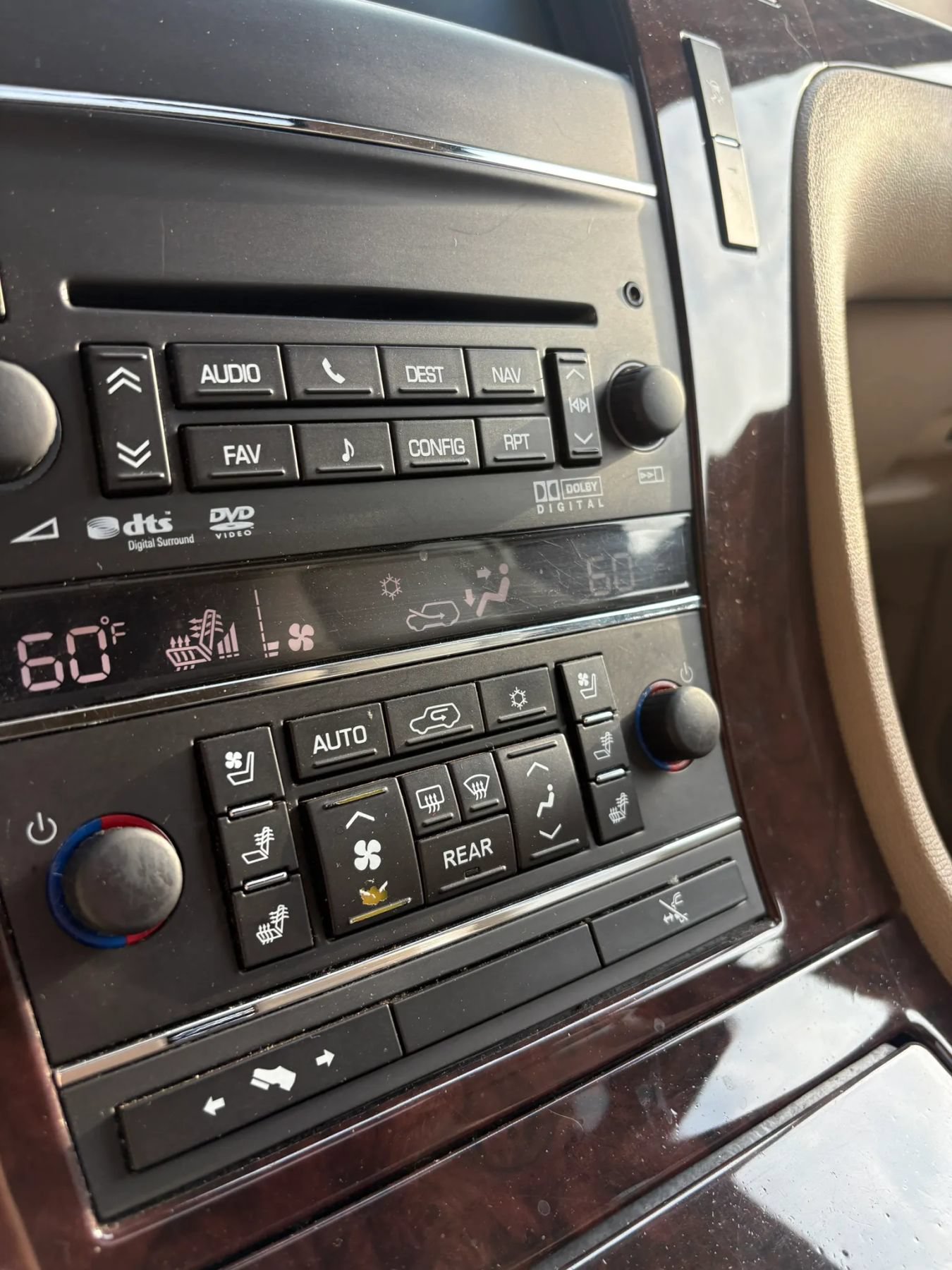 Used 2011 Cadillac Escalade Premium AWD/4WD image 40