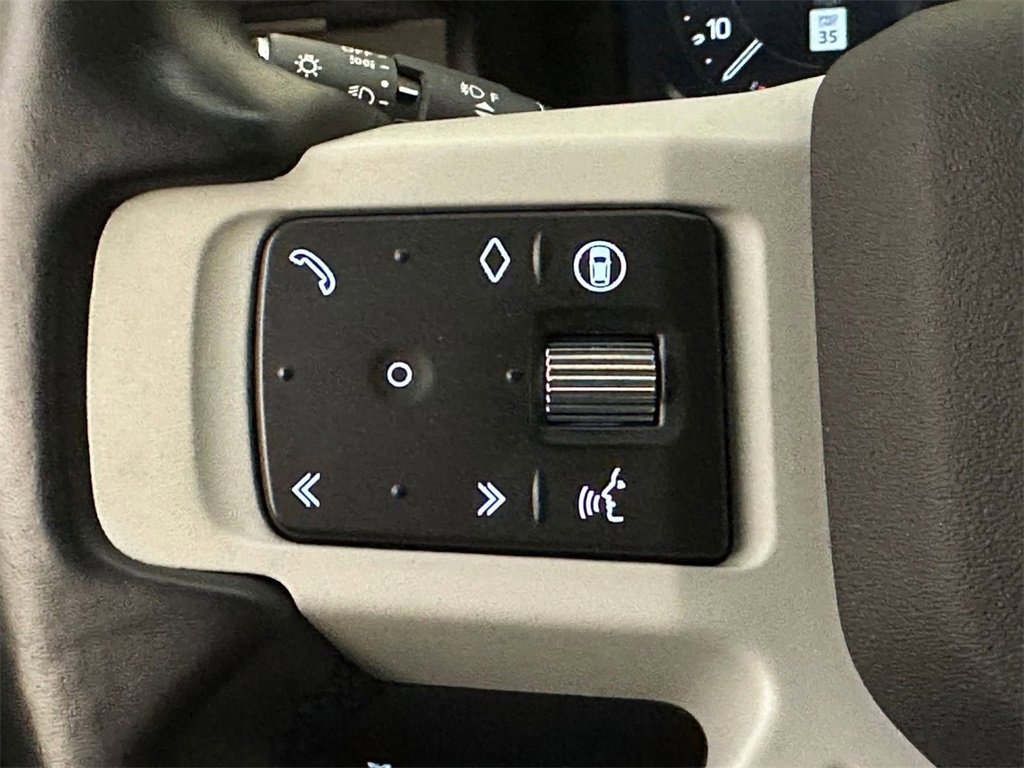Used 2024 Land Rover Defender 130 S image 23