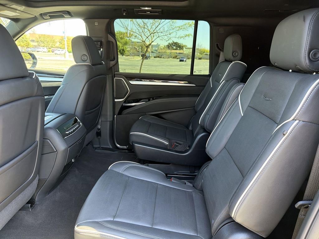 Certified 2025 Cadillac Escalade ESV Premium Luxury image 26