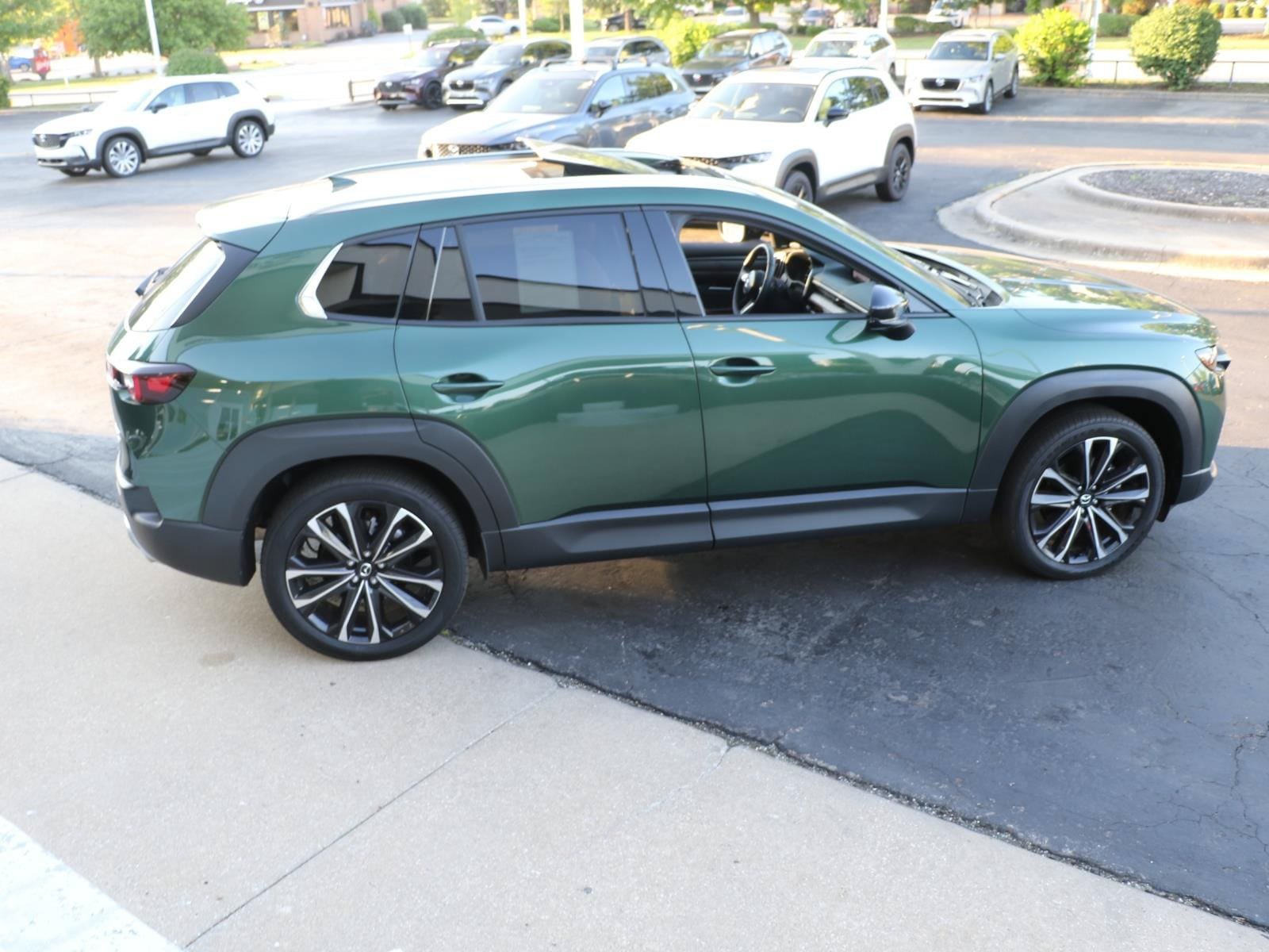 Certified 2025 MAZDA CX-50 AWD 2.5 Turbo w/ Premium Pkg image 5