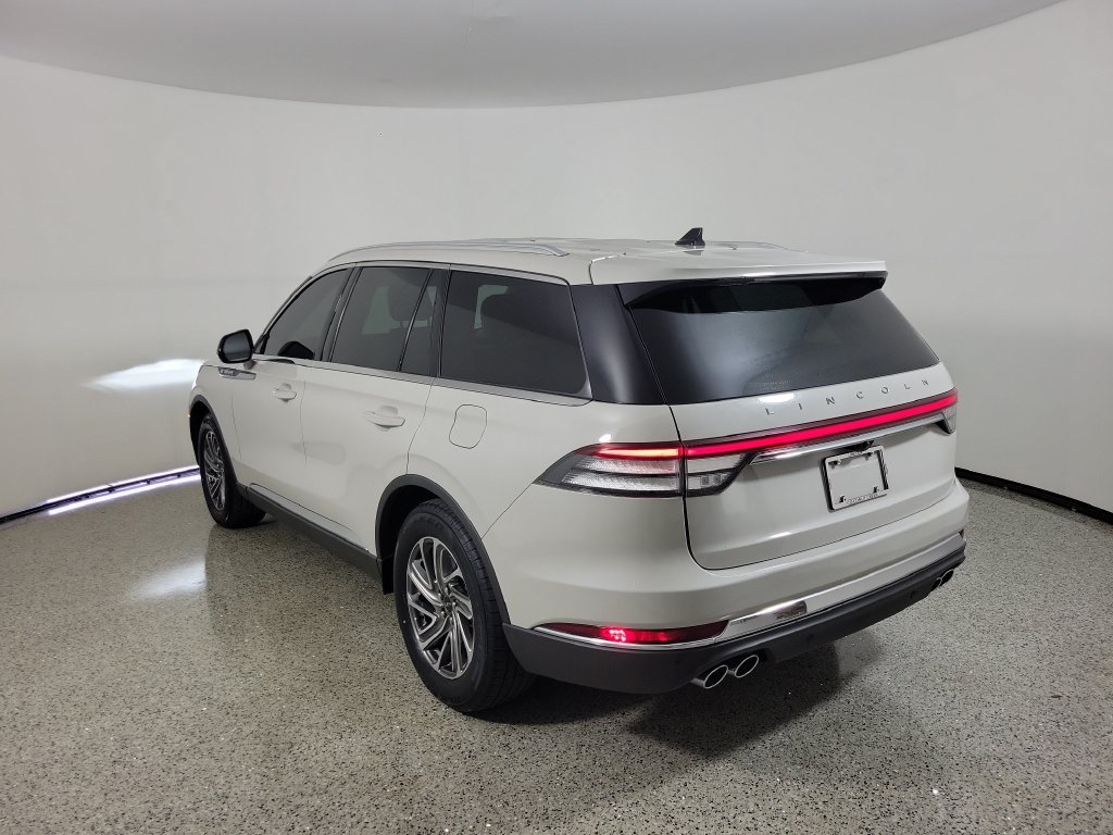 Certified 2024 Lincoln Aviator 2WD image 3