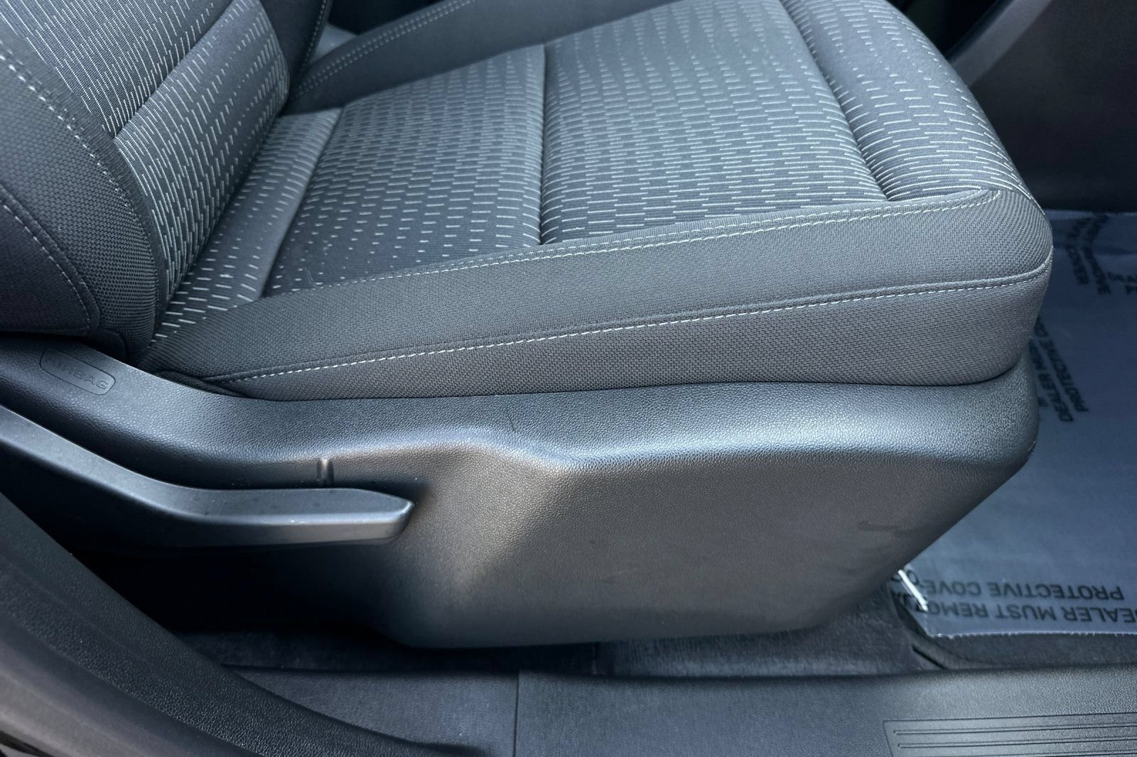 Used 2025 Chevrolet Equinox LT w/ Safety and Technology Package FWD image 23