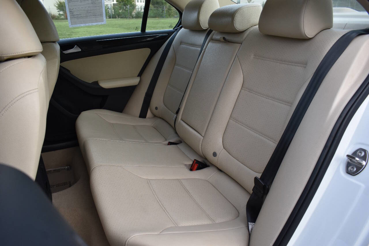 Used 2016 Volkswagen Jetta SEL image 14