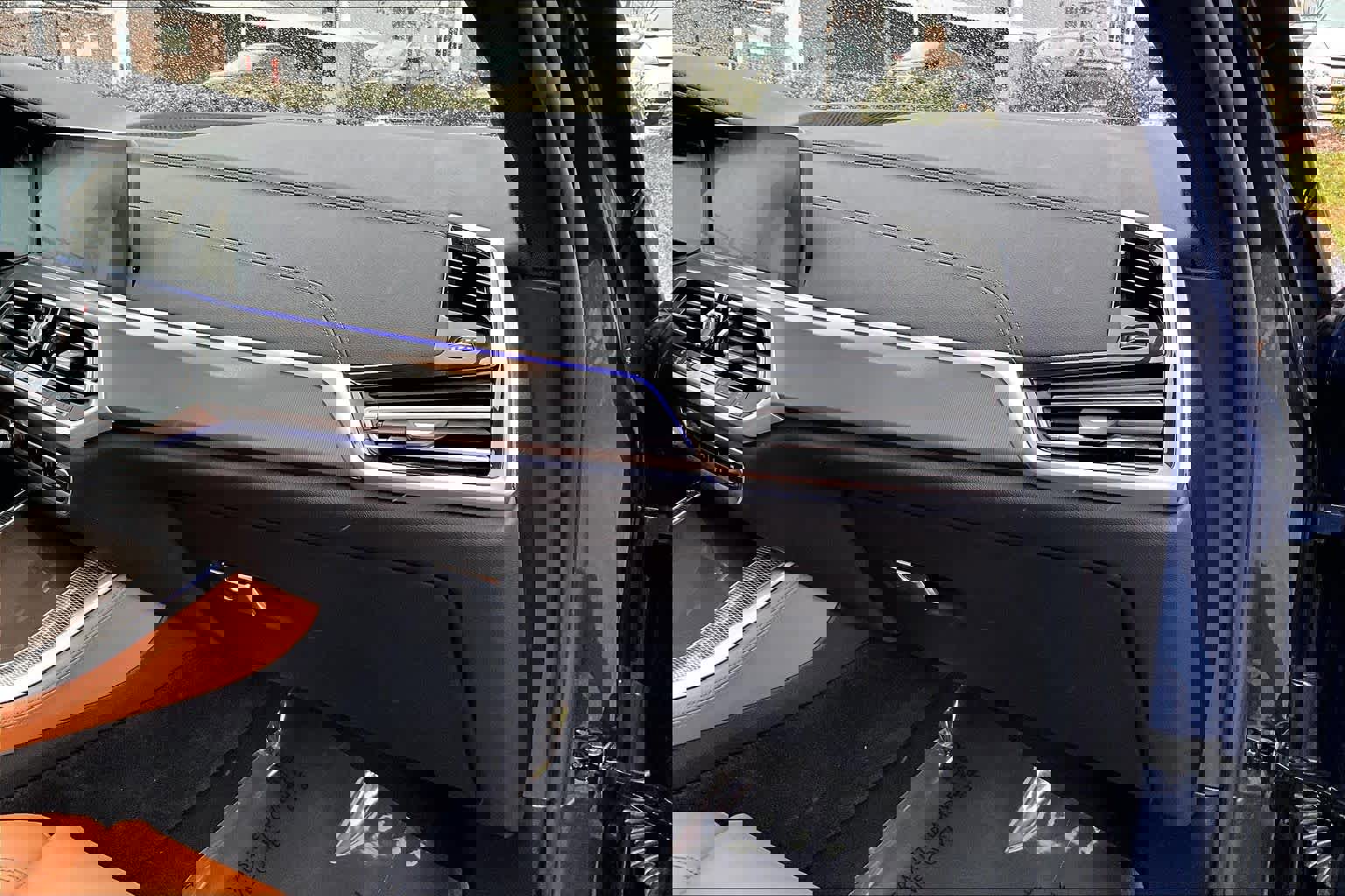 Used 2021 BMW X5 xDrive40i w/ M Sport Package image 18